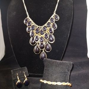 Black and Gold Necklace Set